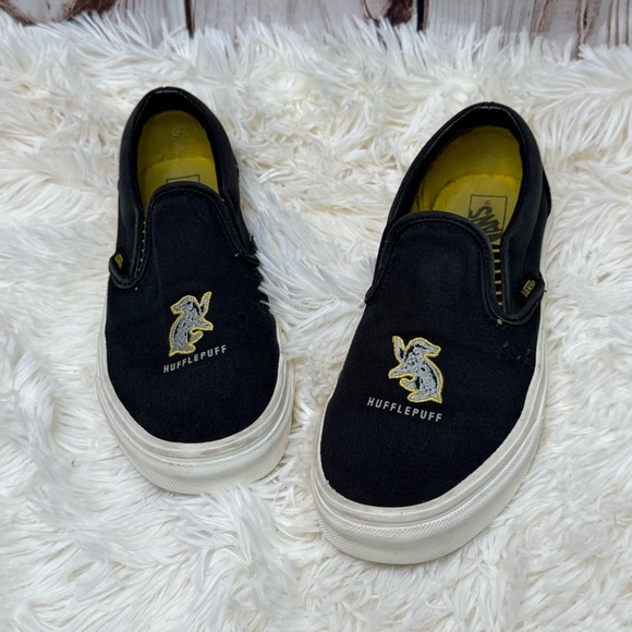 Vans Harry Potter Classic Slip On Black Hufflepuff Shoes Women’s Size 6.5 - Picture 2 of 8